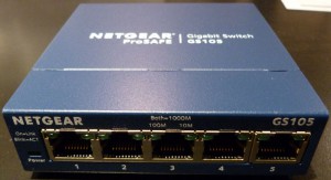 Netgear Prosafe GS105, powered from the UPS